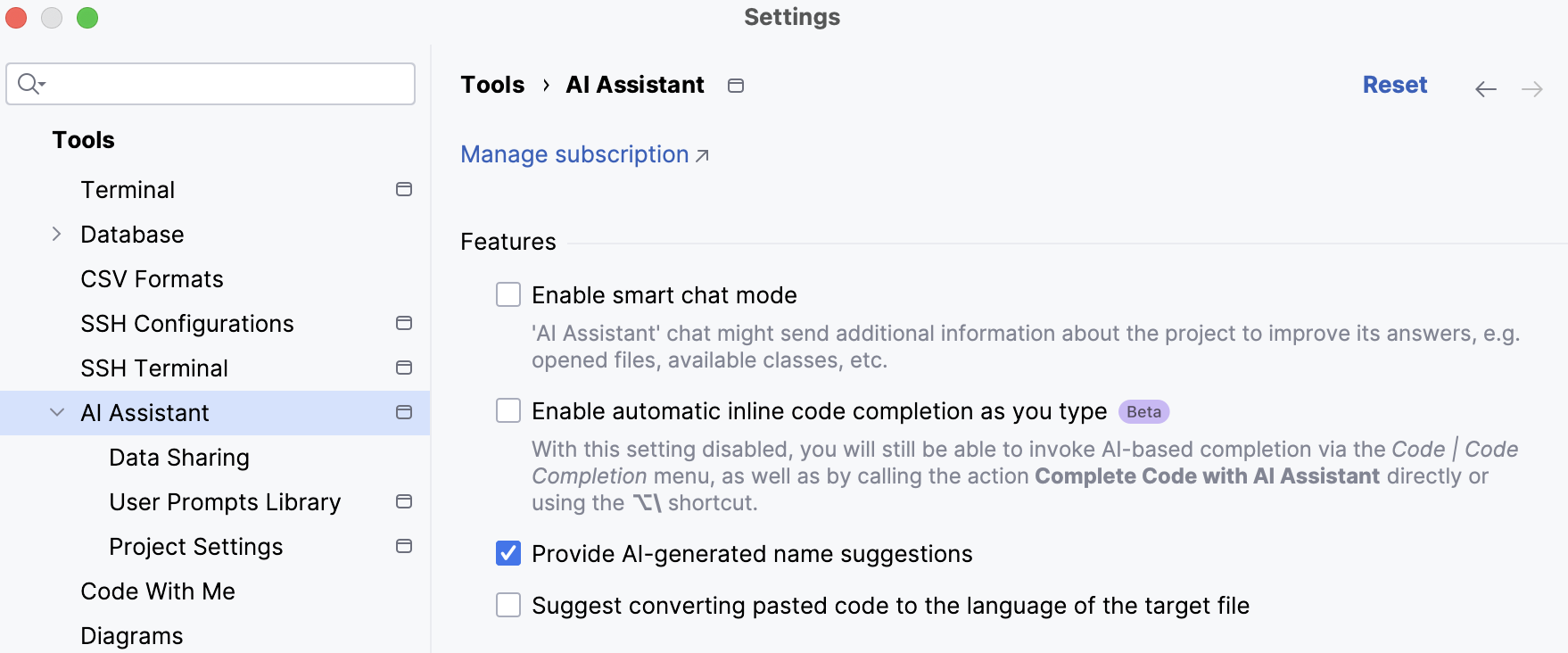 在 AI Assistant 设置中启用名称建议选项 在 AI Assistant 设置中启用名称建议选项
